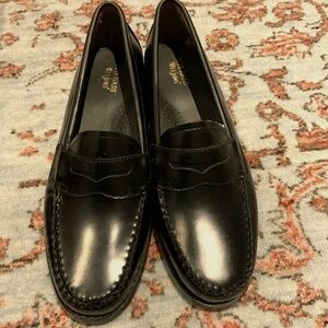 Brand New GH BASS Weejuns Black Penny Loafers  SIZE 8.5